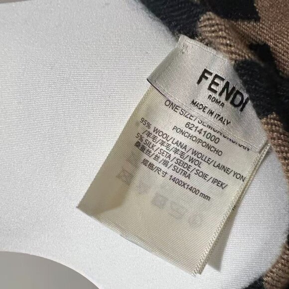 Fendi Oversized Reversible Cape - Picture 5 of 7